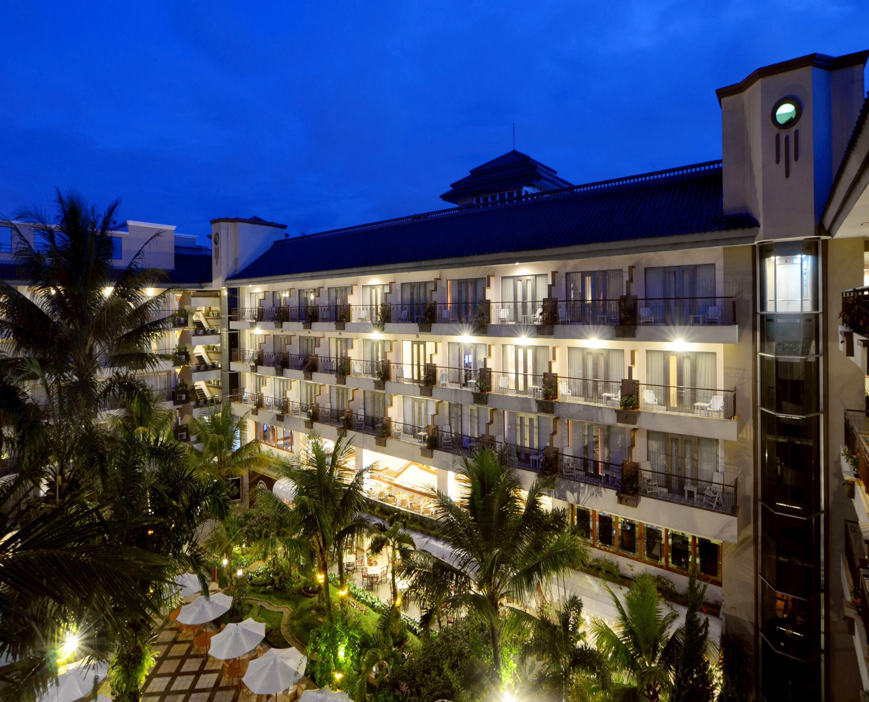 The Jayakarta Suites Bandung Exterior foto
