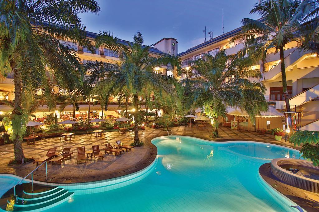 The Jayakarta Suites Bandung Exterior foto