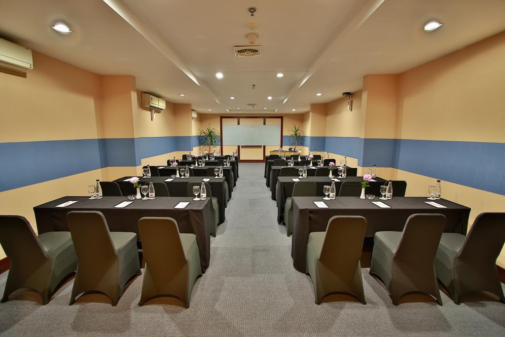 The Jayakarta Suites Bandung Exterior foto