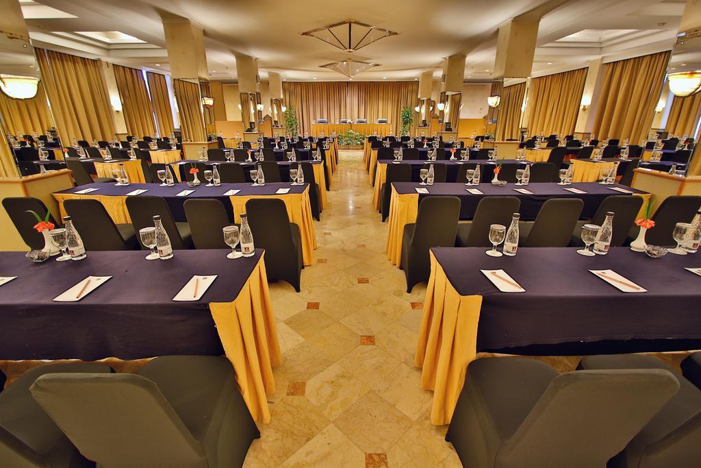 The Jayakarta Suites Bandung Exterior foto