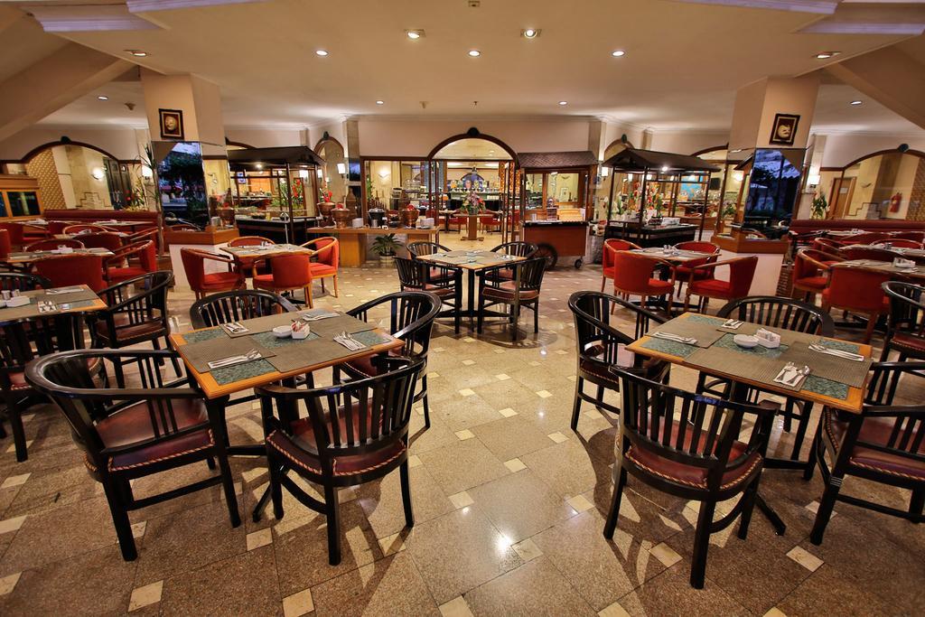 The Jayakarta Suites Bandung Exterior foto