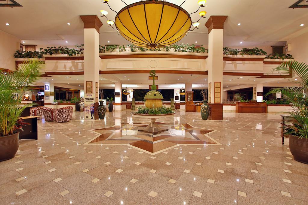 The Jayakarta Suites Bandung Exterior foto