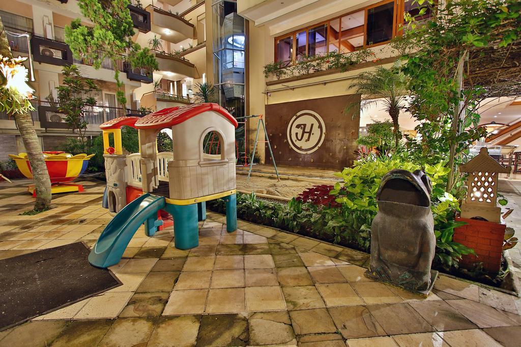 The Jayakarta Suites Bandung Exterior foto