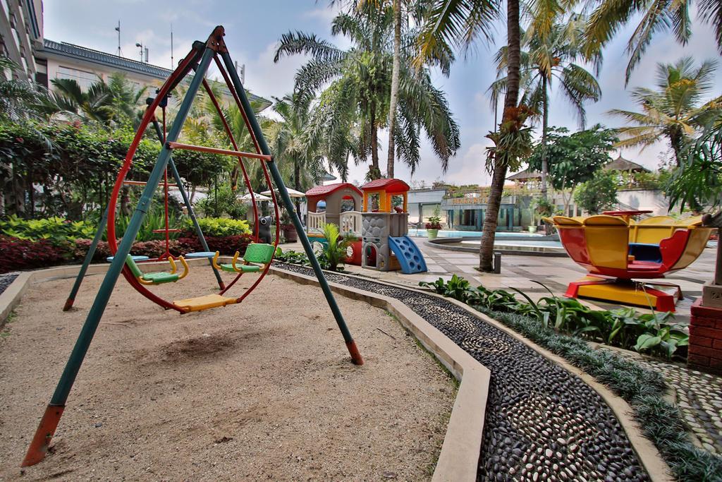 The Jayakarta Suites Bandung Exterior foto